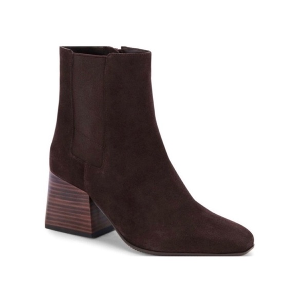 NWT Blondo Dark Brown Suede Selena Chelsea Boots 9.5 - Picture 1 of 11
